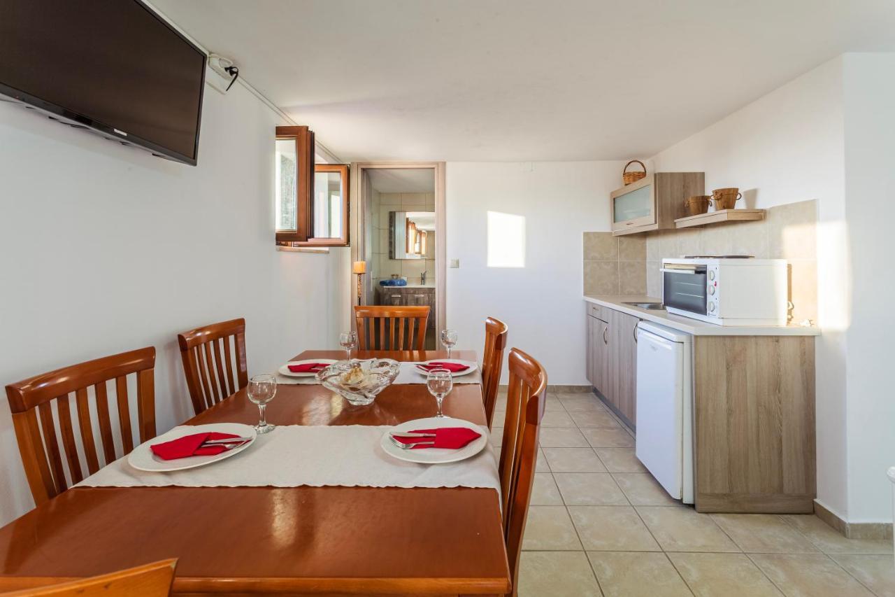 Mani Summer Escape - Spacious Home, Fully Equipped Lévktron Extérieur photo